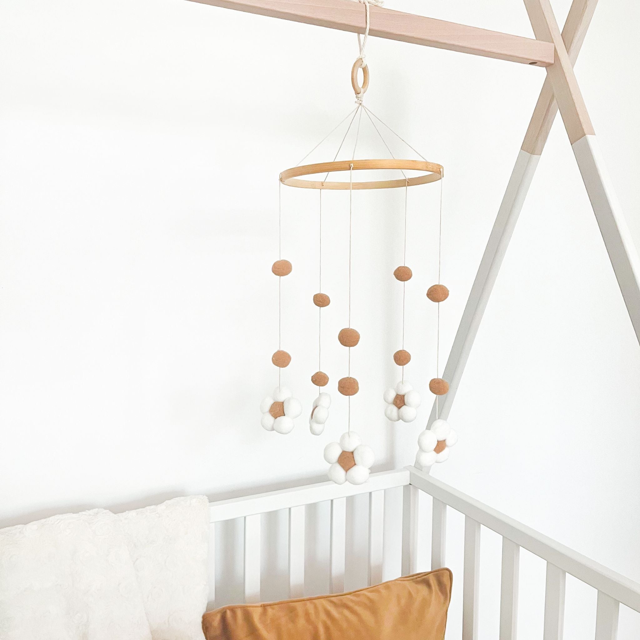 Tipi Dreamy babybed met lade en wieltjes – functie