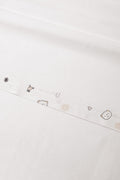 Tijn beddenset op het babybed