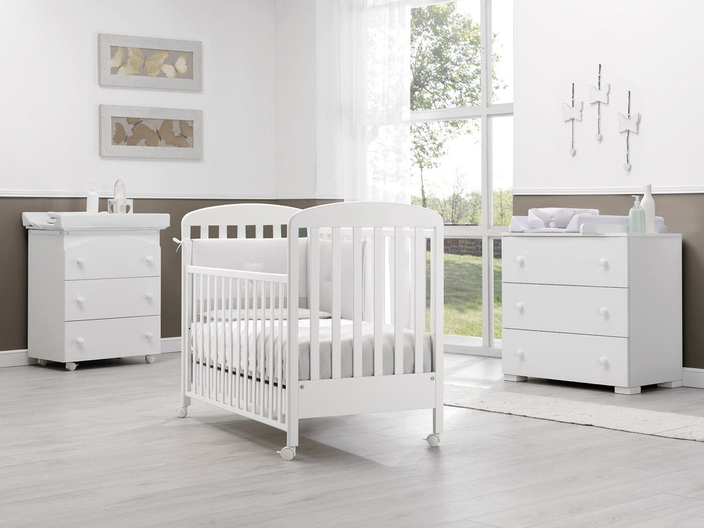 Fien babykamer met babybed, commode en kledingkast