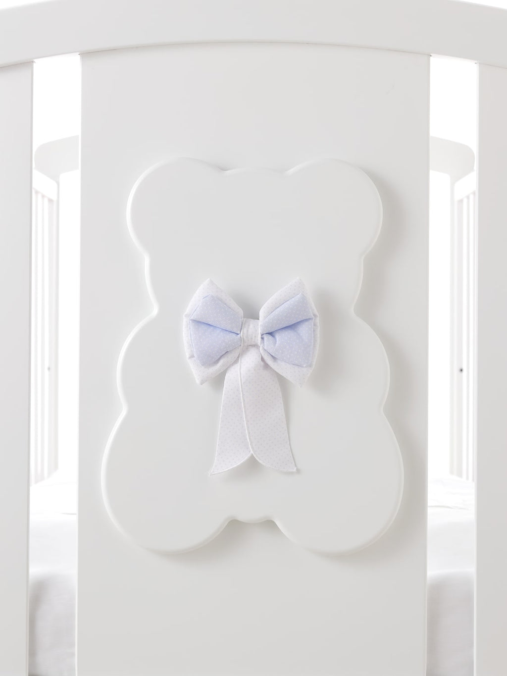 Kiki babybed, detail van het beerpaneel, vijfde uitvoering