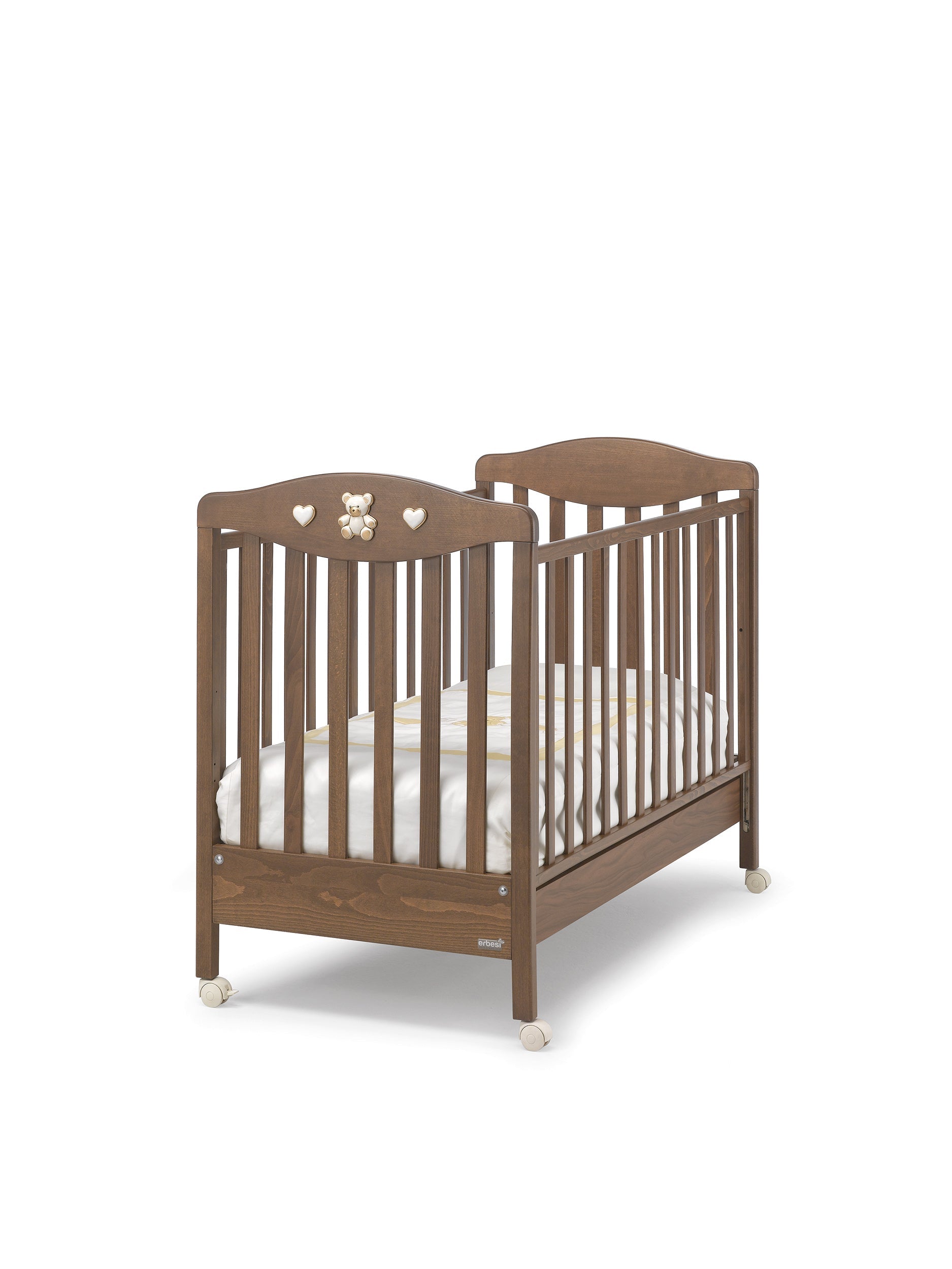 Nina babybed in noten volledig in beeld