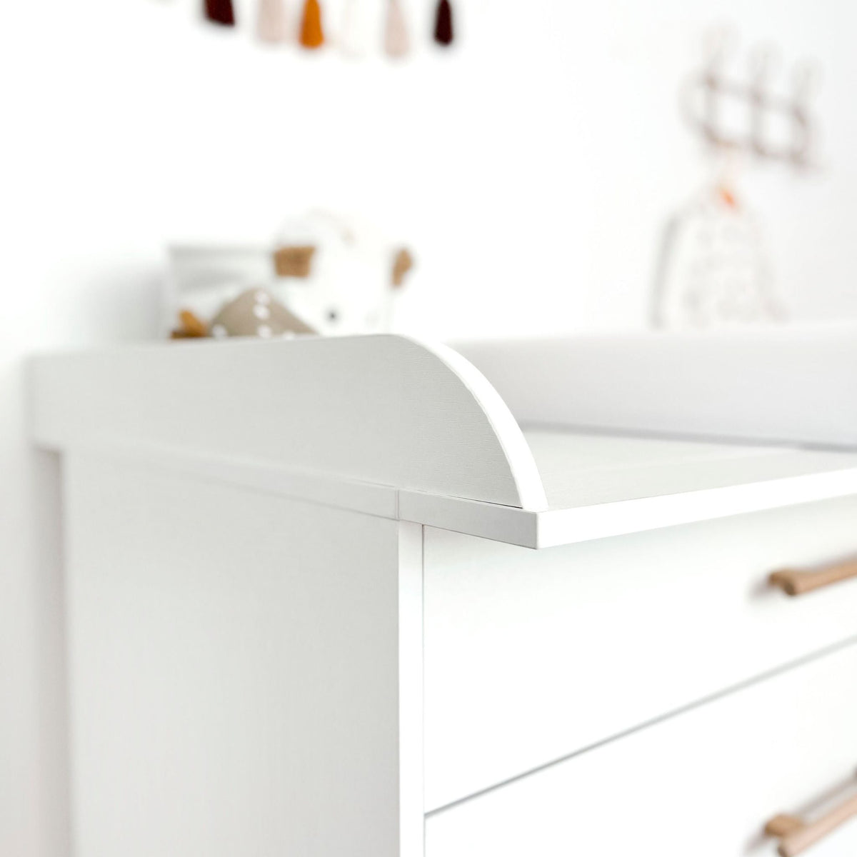 Noor commode wit detail afgerond verschoonblad