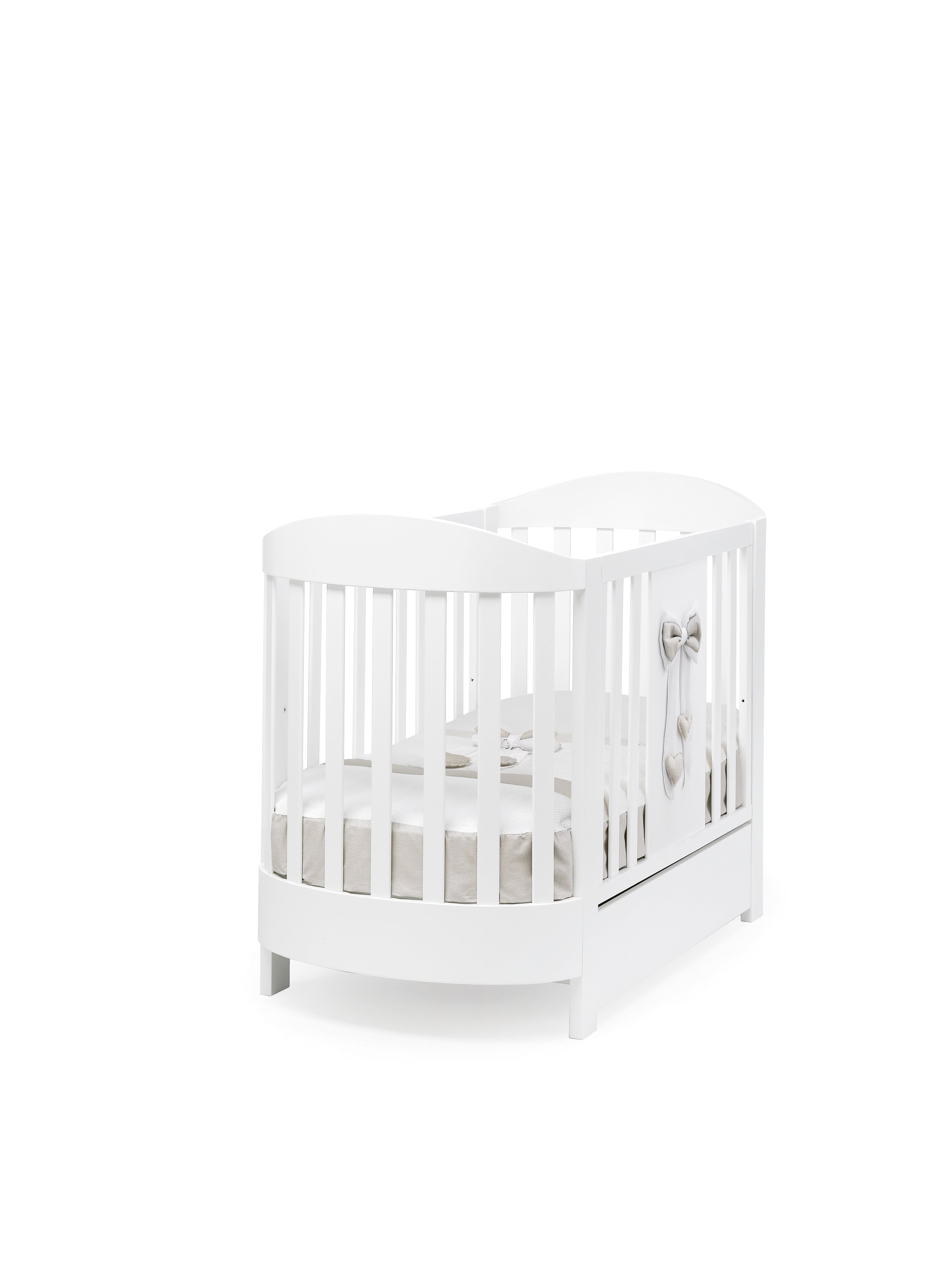 Saar ovaal babybed volledig in beeld