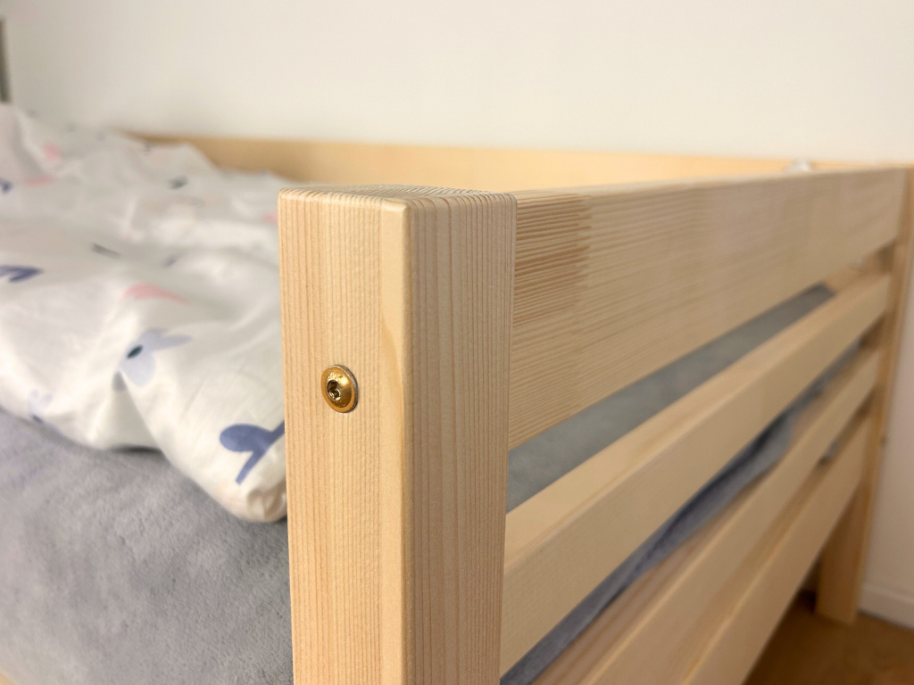 Sem kinderbed, detail van de afgeronde rand