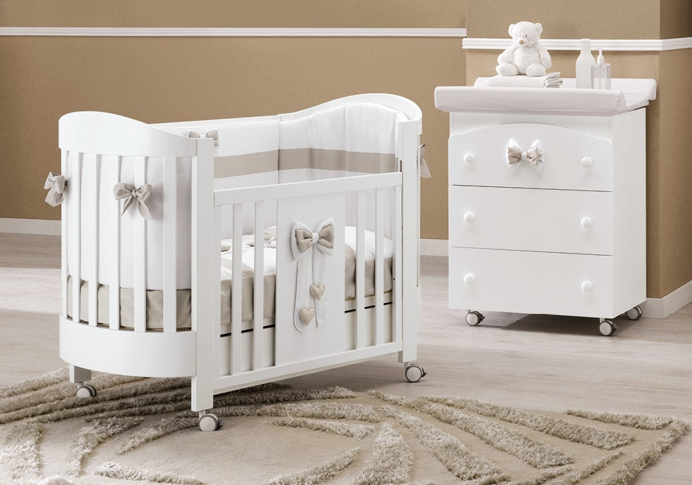 Saar babykamer met ovaal babybed